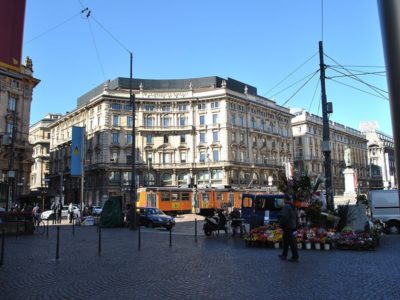 Piazza Cordusio a Milano - Movie Walks