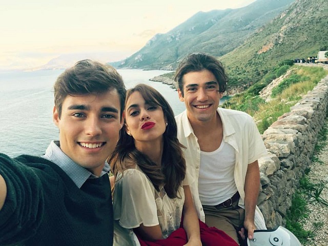 tini-la-nuova-vita-di-violetta-selfie-caio-leon-martina-stoessel-adrian-salzedo-jorge-blanco