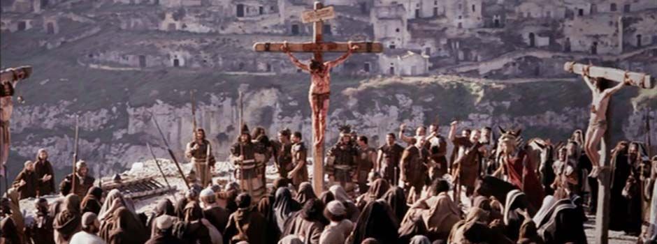 la-passione-di-cristo-gesu-croce-jim-caviezel-folla