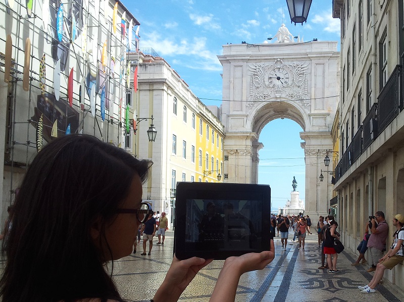 liliana-navarra-capitani-d-aprile-italy-movie-walks